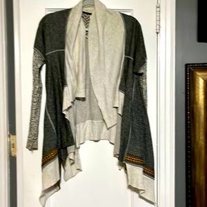 SCRAPBOOK for ANTHROPOLOGIE mixed-media gray and cream waterfall open cardigan